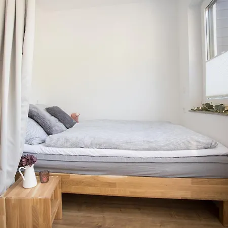 Deluxe For 4 - Free Private Parking - Private Terrace - Private Storage