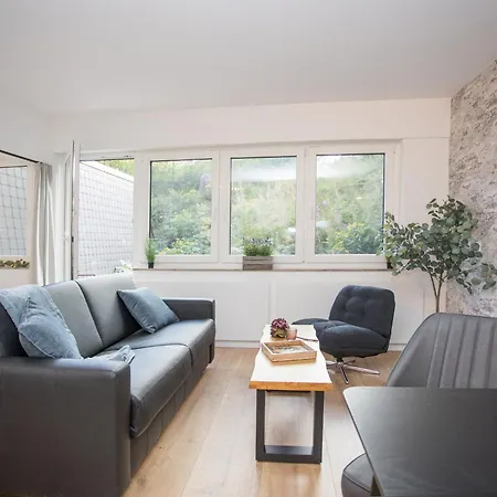 Deluxe For 4 - Free Private Parking - Private Terrace - Private Storage 아파트