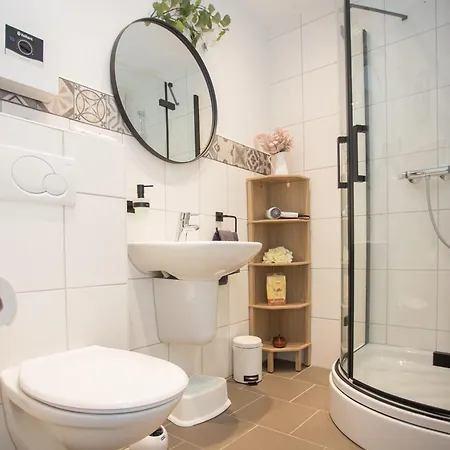 아파트 Deluxe For 4 - Free Private Parking - Private Terrace - Private Storage